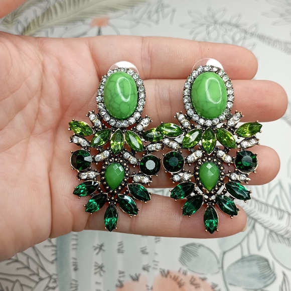 ✨NEW CRYSTAL EARRINGS COLLECTION✨ Matte Blue and Green Earrings - Picture 3 of 9